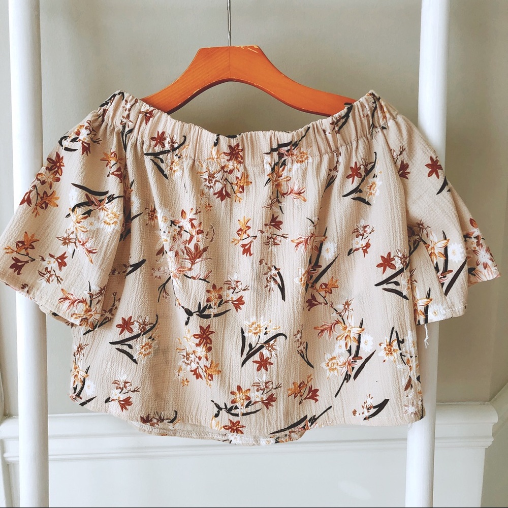 Off shoulder floral crop top